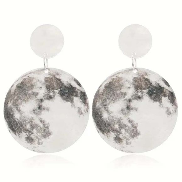 LUMINOUS PEARLIZED "FULL MOON" LUCITE LARGE EARRINGS 50 - Picture 2 of 3